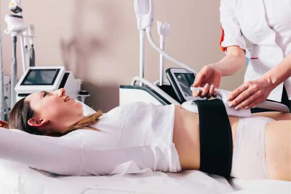 woman having body sculpting to help improve her body image and her mental health Northampton
